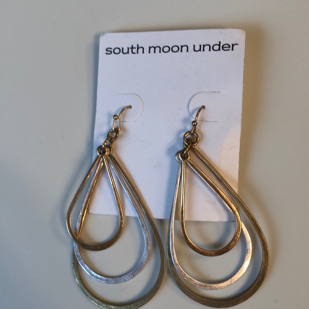 South moon under Earrings- never been worn